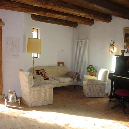 La Casa Altrui- Camere E Zona Relax Con Giardino Коредо Екстериор снимка