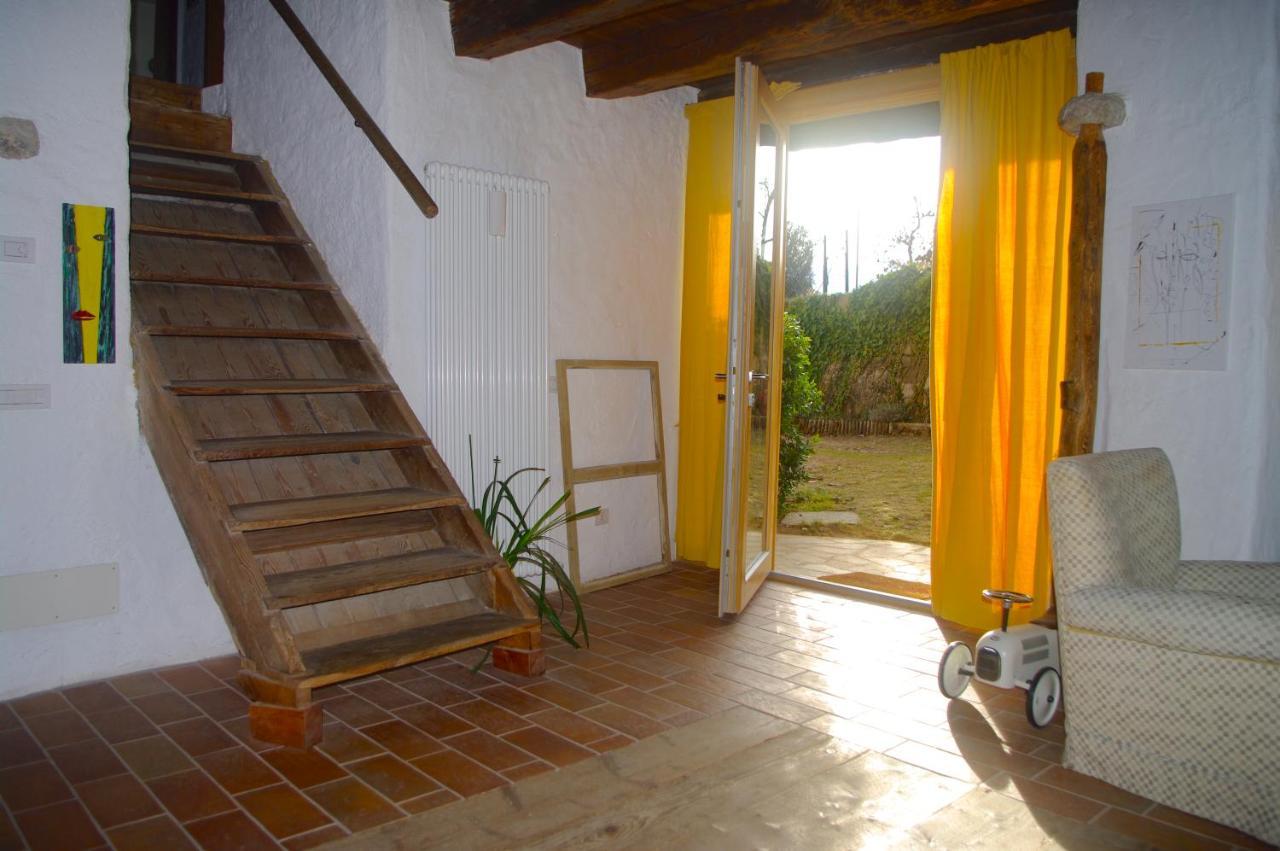 La Casa Altrui- Camere E Zona Relax Con Giardino Коредо Екстериор снимка