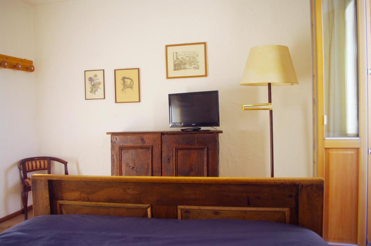 La Casa Altrui- Camere E Zona Relax Con Giardino Коредо Екстериор снимка