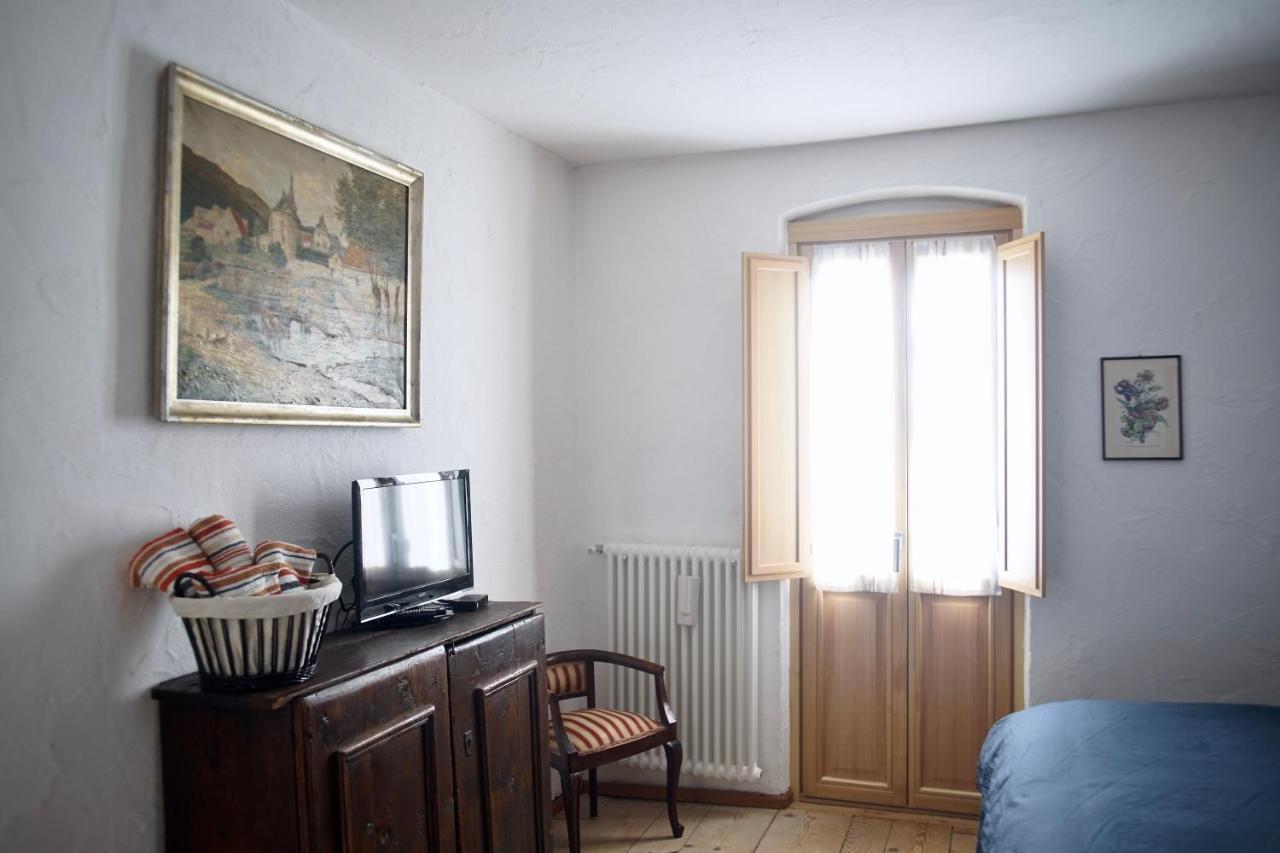 La Casa Altrui- Camere E Zona Relax Con Giardino Коредо Екстериор снимка