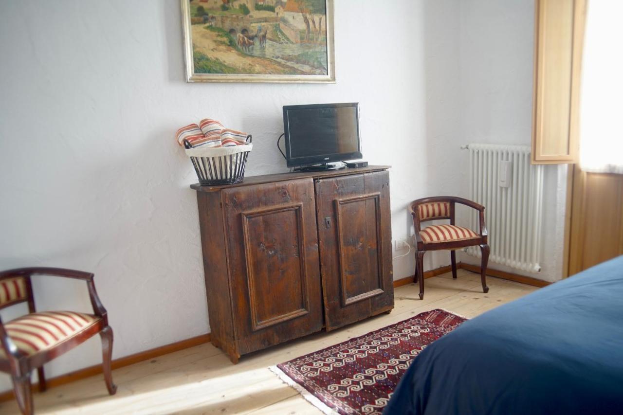 La Casa Altrui- Camere E Zona Relax Con Giardino Коредо Екстериор снимка